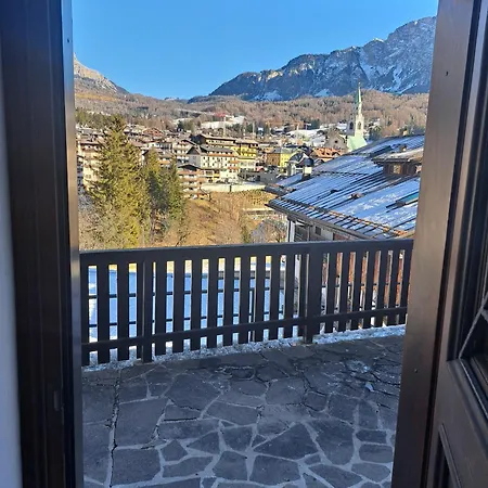 Comodo E Luminoso, Splendida Vista Su Cortina Cortina d'Ampezzo