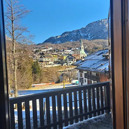 Apartment Comodo E Luminoso, Splendida Vista Su Cortina
