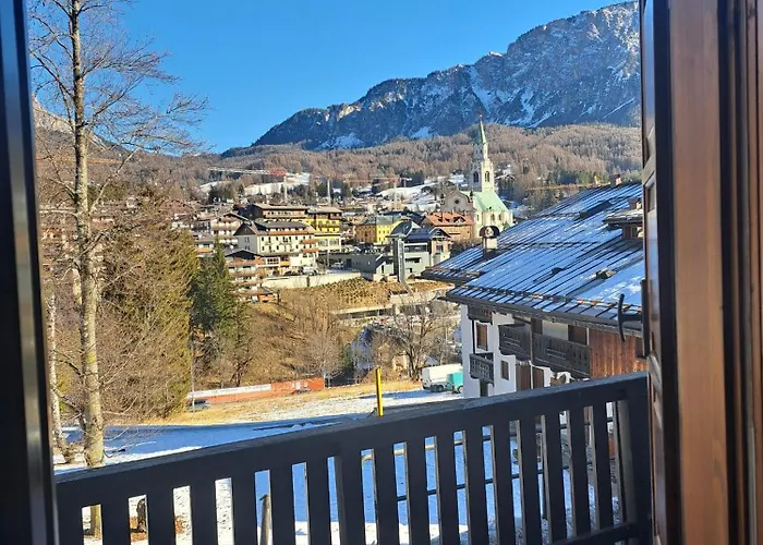Appartamento Comodo E Luminoso, Splendida Vista Su Cortina